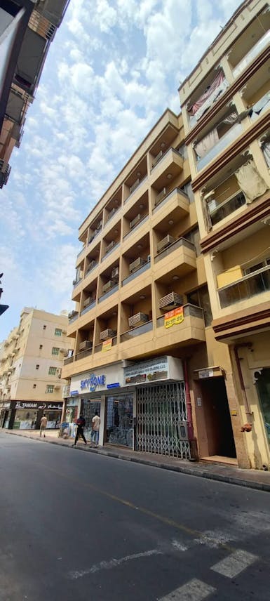 شقق استوديو بإيجار جذاب للسكن أو التجارة في ديرة