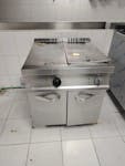 Italian 6-Burner Gas Cooker image