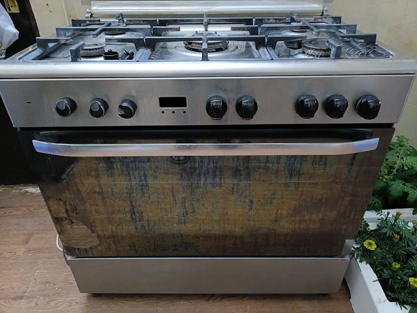 مجموعة غاز بخمس شعلات مع شواية وفرن