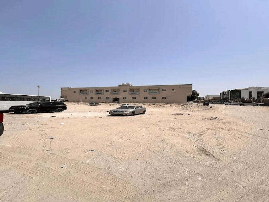 أرض سكنية تجارية في المويهات 3، عجمان