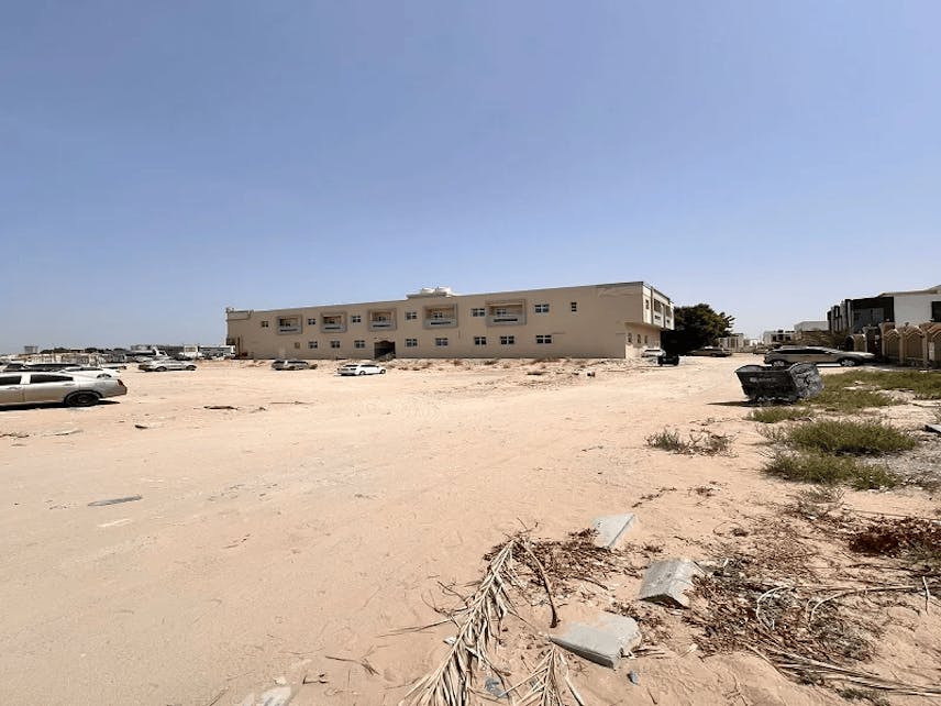 أرض سكنية تجارية في المويهات 3، عجمان