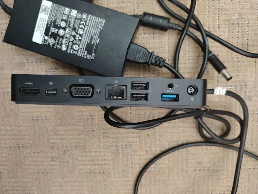 Dell Docking Station WD15 (Model K17A)