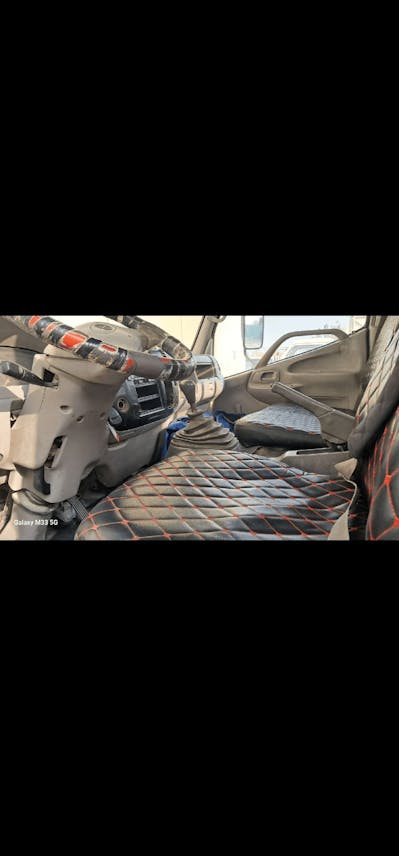 Hino H300 Pickup 2010