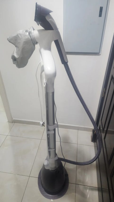 Philips ComfortTouch Plus Vertical Steam Iron – Excellent Condition