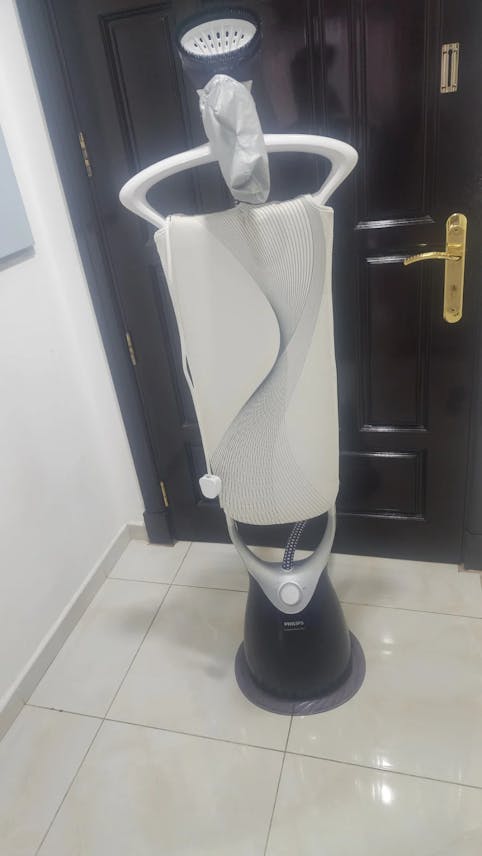 Philips ComfortTouch Plus Vertical Steam Iron – Excellent Condition