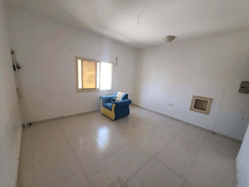 Spacious Studio with Semi-Detached Kitchen