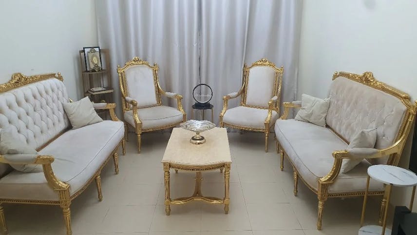 Classic living room set for sale in good condition