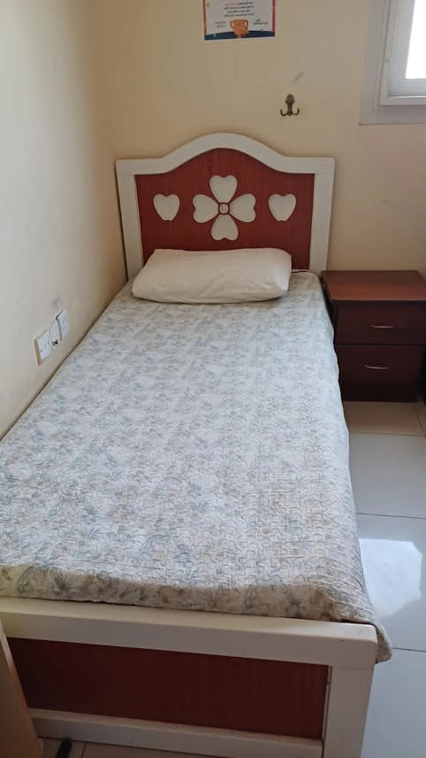 Single Bed with Semi-Orthopedic Mattress – Solid Wood