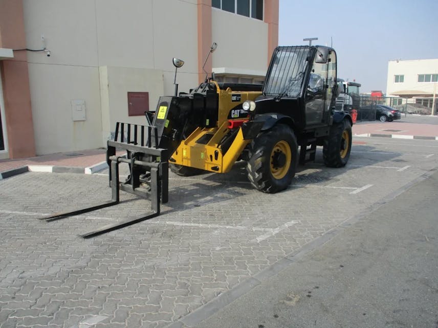 رافعة تلسكوبية كاتربيلر TH417C (موديل 2013)