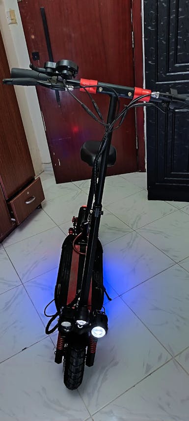 Fully Equipped Electric Scooter – Barely Used