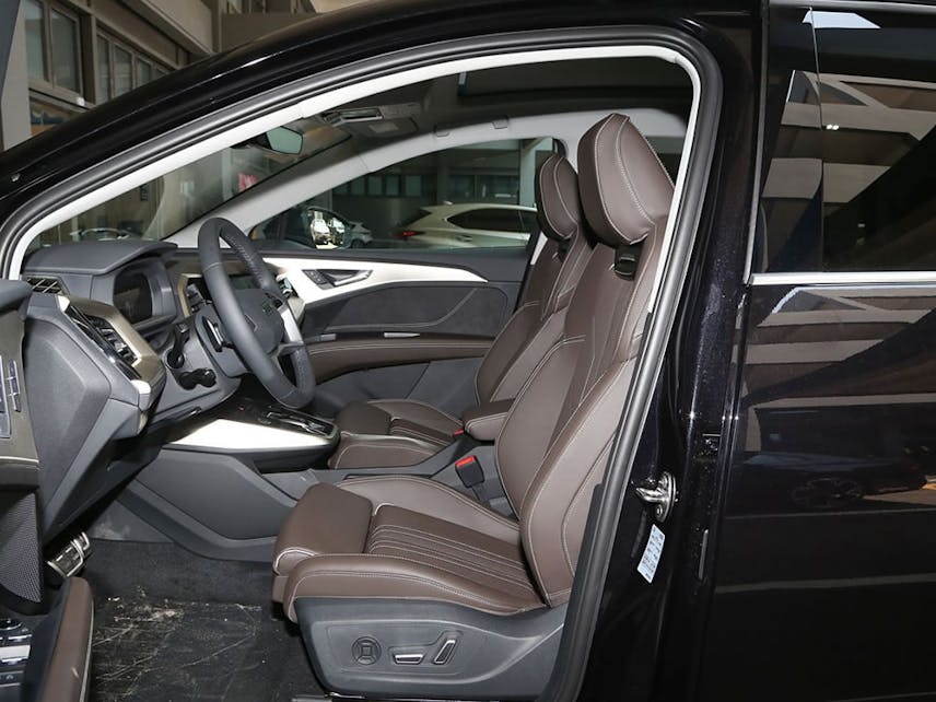 Audi Q5 e-tron EV 2024