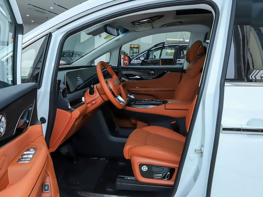 DongFeng FORTHING XingHai V9 EV 2024