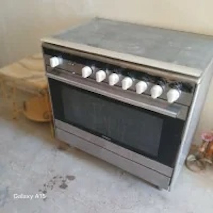 For Sale: Siemens Gas Cooker – 5 Burners