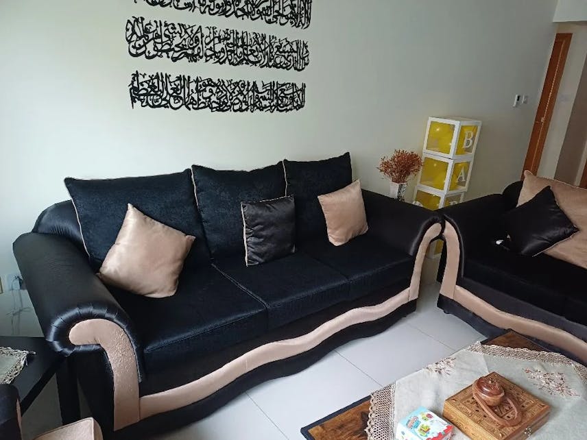 For Sale: 7-Seater Sofa Set – Al Majaz