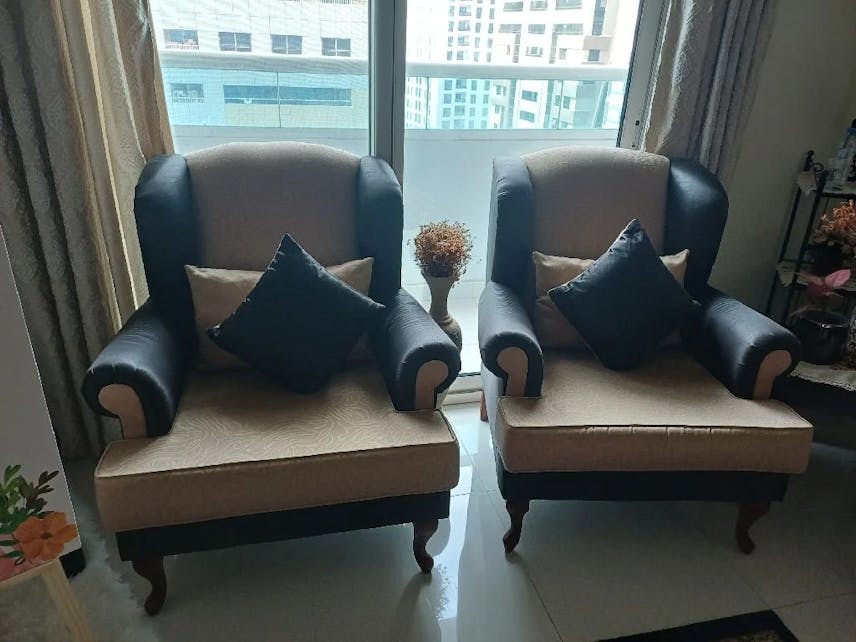 For Sale: 7-Seater Sofa Set – Al Majaz