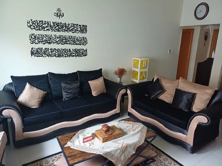 For Sale: 7-Seater Sofa Set – Al Majaz