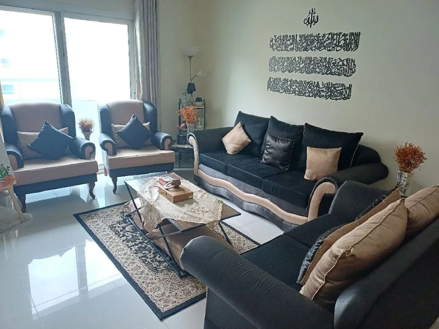 For Sale: 7-Seater Sofa Set – Al Majaz