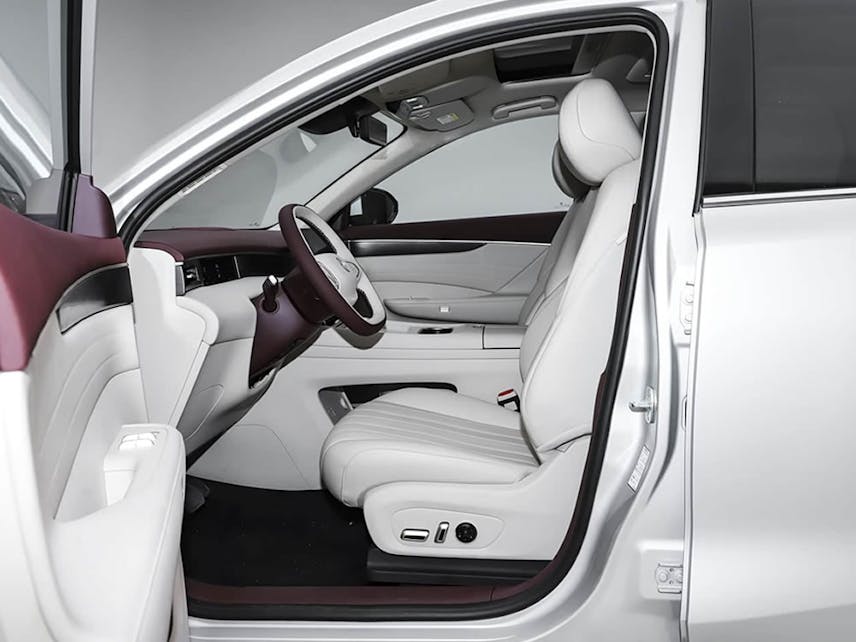 DongFeng Aeolus L8 EV 2025