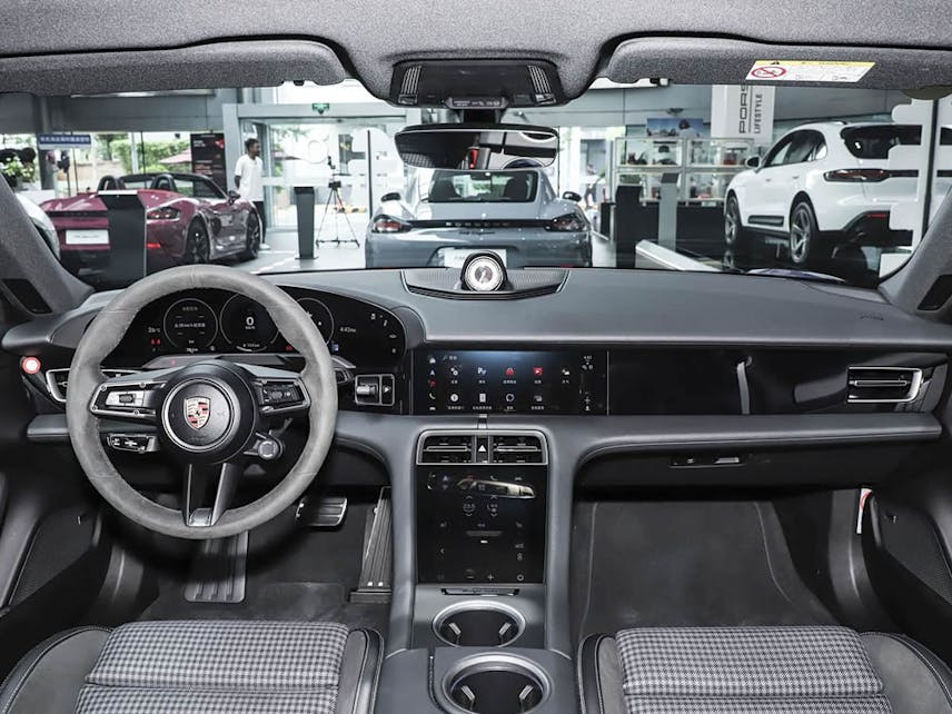 Porsche Taycan EV 2026