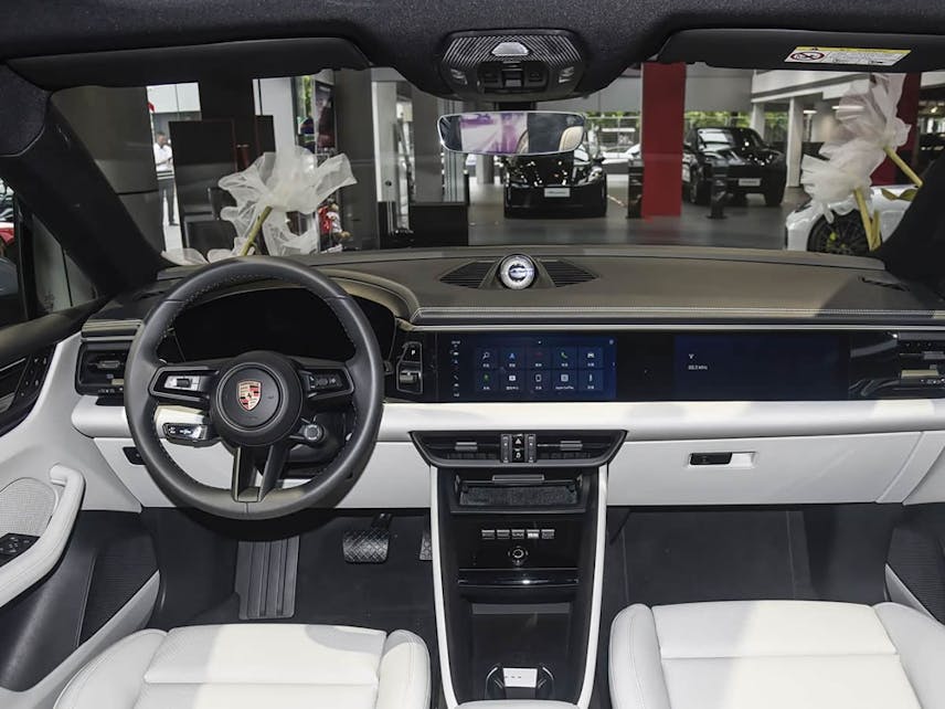 Porsche Macan SUV EV 2026