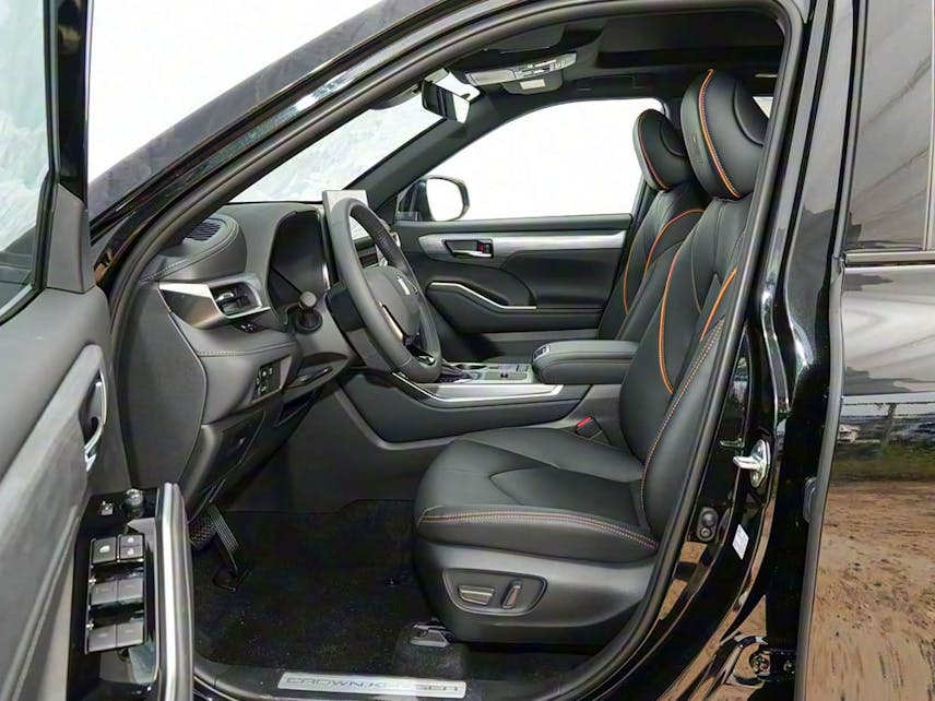 Toyota CROWN KLUGER 2026