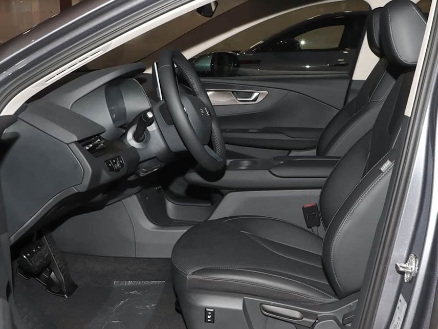 Hongqi E-QM5 EV 2025